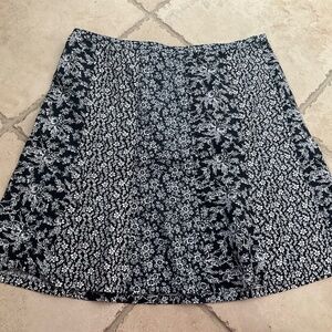 Ann Taylor LOFT Black & White Floral Skirt - size 14 - A Line Cotton